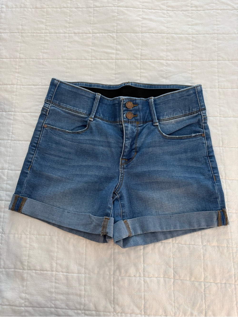 Apt. 9 Roll-Cuff Denim Shorts in Medium Blue